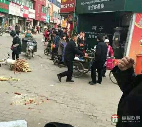山東日照太陽(yáng)城貌似城管暴力執(zhí)法！真讓人寒心