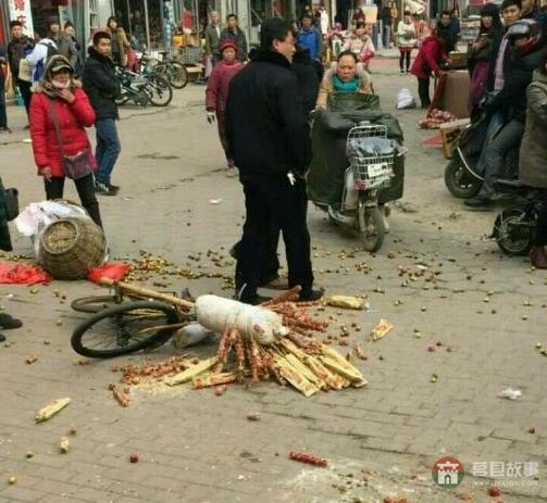 山東日照太陽(yáng)城貌似城管暴力執(zhí)法！真讓人寒心