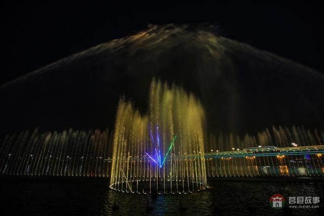 莒縣沭河濕地公園，上演激光水幕音樂噴泉，真是太棒了