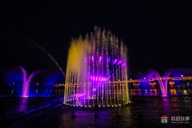 莒縣沭河濕地公園，上演激光水幕音樂噴泉，真是太棒了