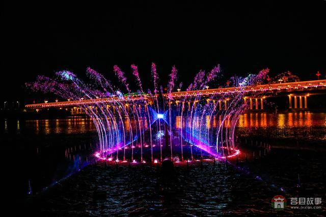 莒縣沭河濕地公園，上演激光水幕音樂噴泉，真是太棒了